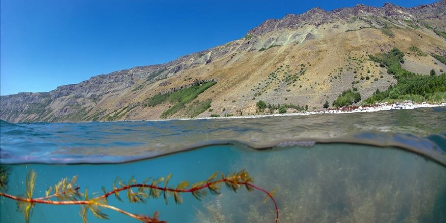 Bitlis'teki Nemrut Krater Gölü havadan ve su altından görüntülendi