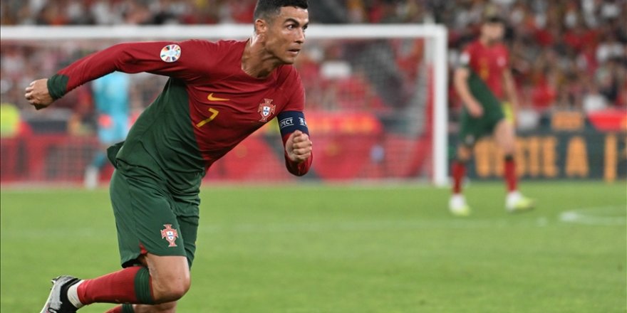 Portekizli Ronaldo, milli takım formasıyla 200 maça çıkan ilk futbolcu oldu