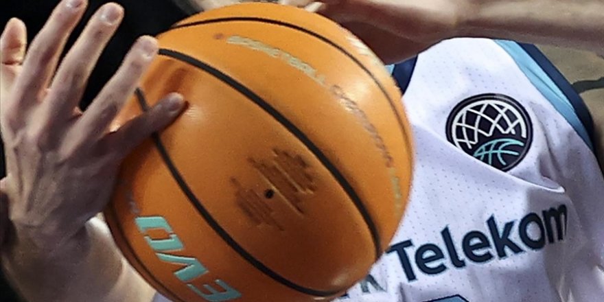 Türk Telekom Basketbol Takımı, 3 oyuncusuyla yollarını ayırdı