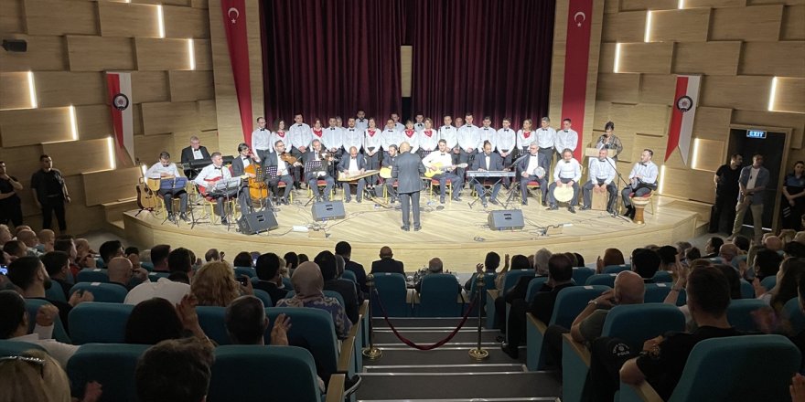 İzmir'de Polis Korosu ilk konserini verdi