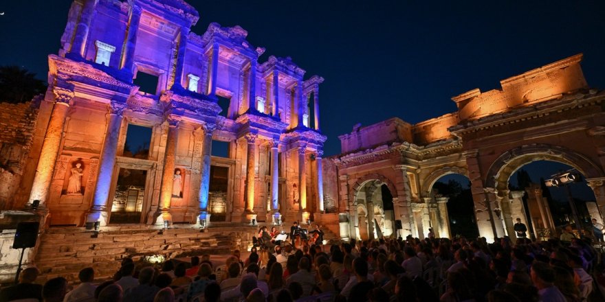 Wiener Kammersymphonie, Efes Antik Kenti'nde sahne aldı