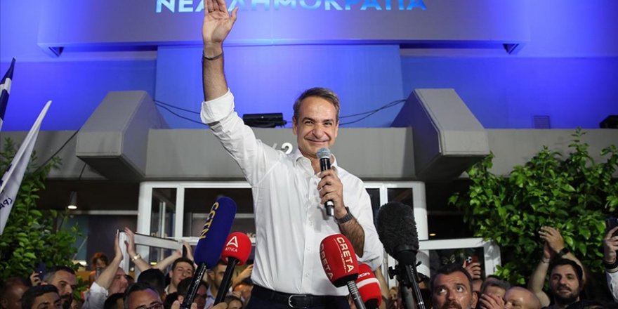 Yunanistan'da Miçotakis'in Yeni Demokrasi Partisi mecliste çoğunluğu sağladı