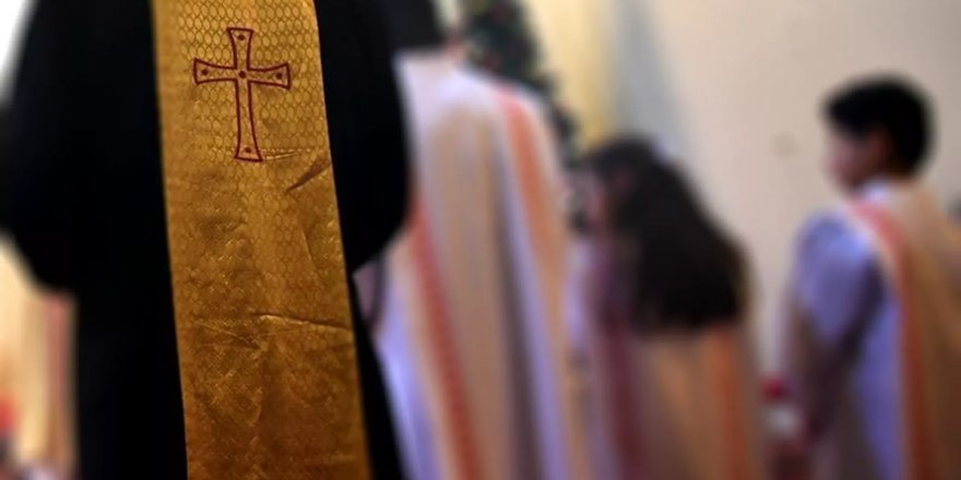 İspanya'da 1000'den fazla Katolik din adamının çocuklara cinsel saldırıda bulunduğu belgelendi