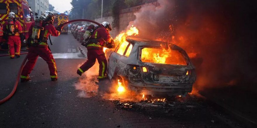 Fransa'da polisin 17 yaşındaki genci öldürmesi sonrası protestolar büyüyor: En az 77 kişi gözaltında