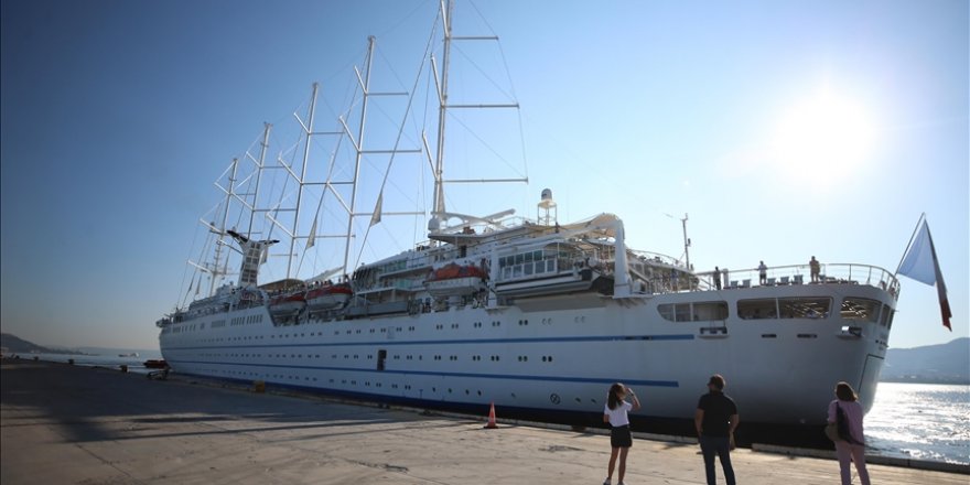 Çanakkale Limanı dünyanın en büyük kruvaziyer gemilerini ağırlıyor