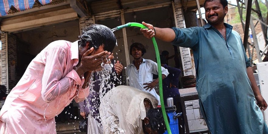 Pakistan'da enerji açığı, kavurucu sıcaklarda halkı zor durumda bıraktı