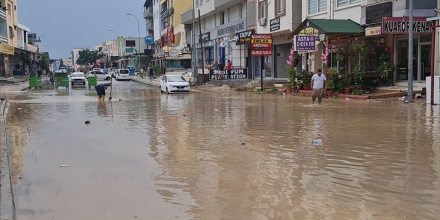 Osmaniye'de fırtına ve sağanak etkili oldu