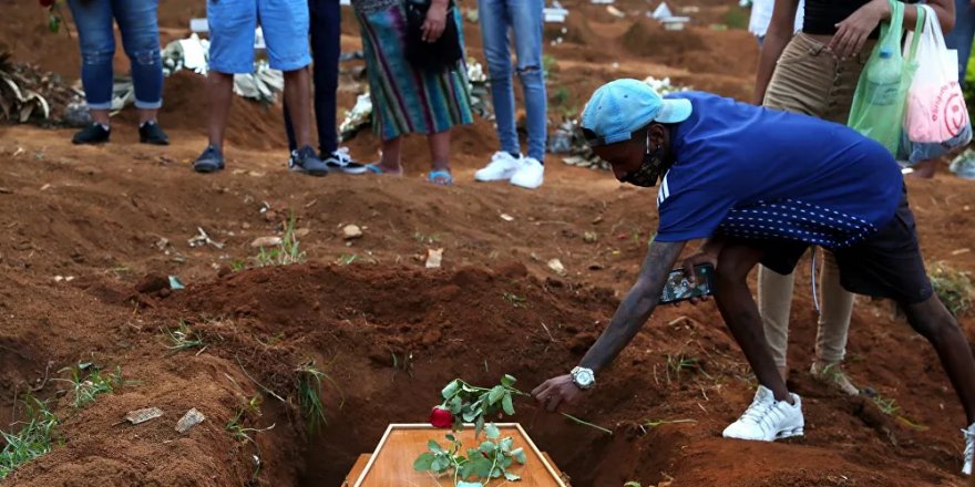 Brezilya'da Kovid-19 nedeniyle ölenlerin sayısı 300 bini geçti