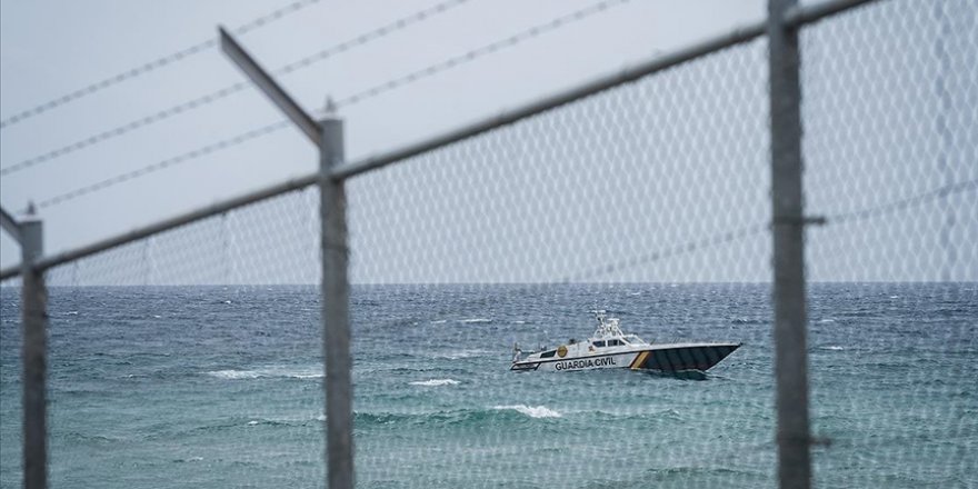 Kanarya Adaları'na giden botun batması sonucu 51 düzensiz göçmen öldü