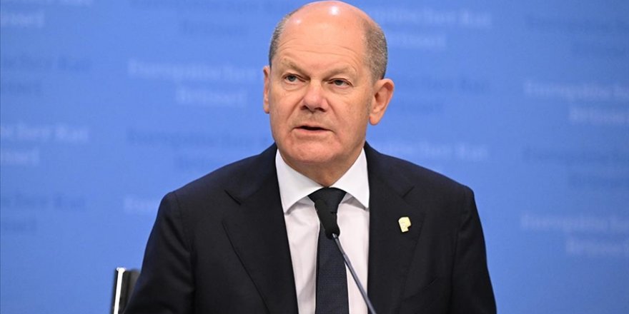 Almanya Başbakanı Olaf Scholz, Fransa'da yaşananları endişeyle izlediklerini söyledi