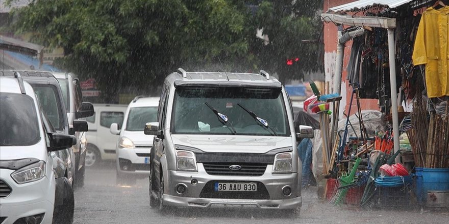 Kars'ta sağanak ve dolu etkili oldu