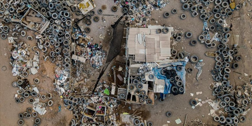 Şili'nin Atacama Çölü binlerce çöp yığınıyla kaplandı