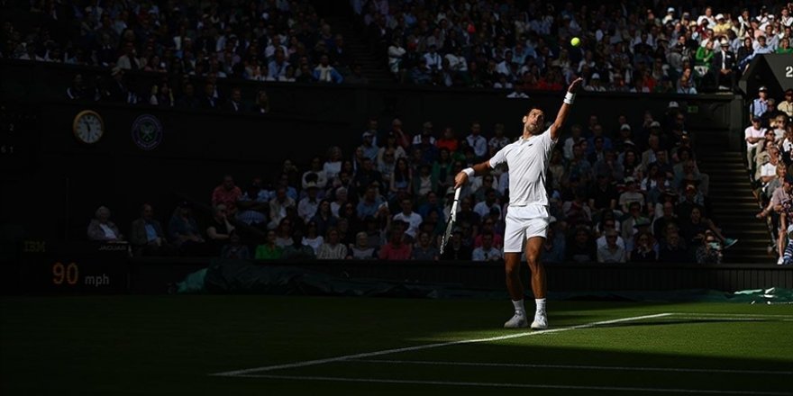 Wimbledon'da Swiatek ve Djokovic 3. tura yükseldi