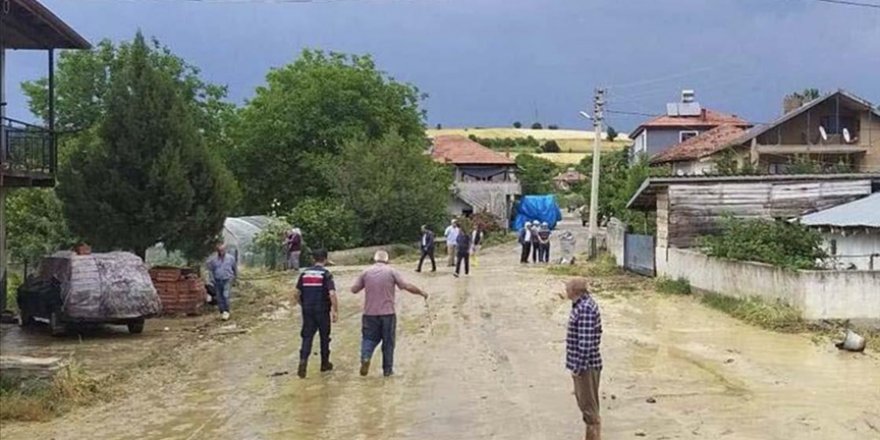 Uşak'ta sağanak etkili oldu