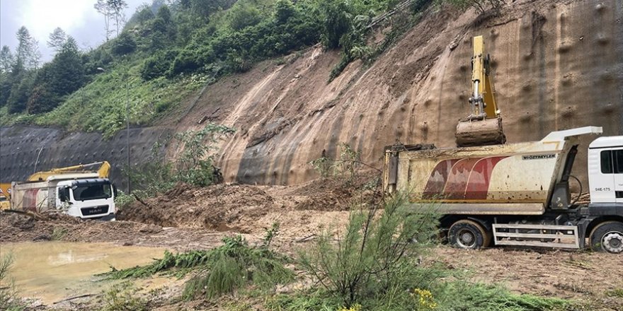 Heyelan nedeniyle kapatılan Anadolu Otoyolu'nda çalışmalar başlatıldı