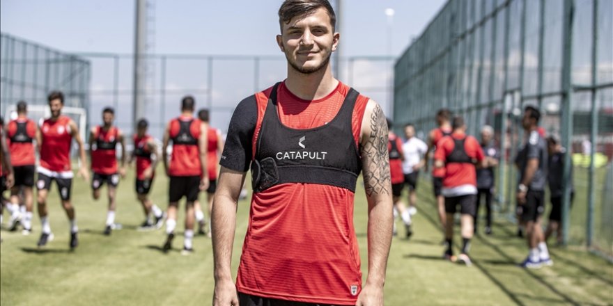 Altyapıdan yetişen Yunus Emre, Yılport Samsunspor'la Süper Lig heyecanı yaşayacak