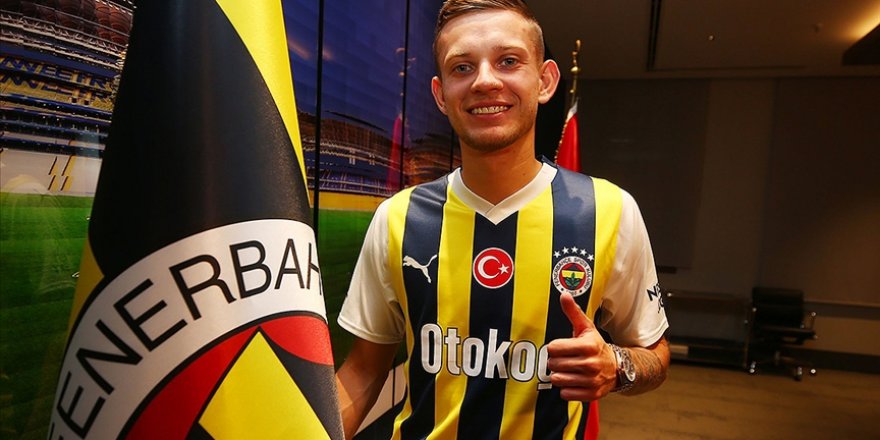 Fenerbahçe, Polonyalı futbolcu Szymanski ile 4 yıllık sözleşme imzaladı