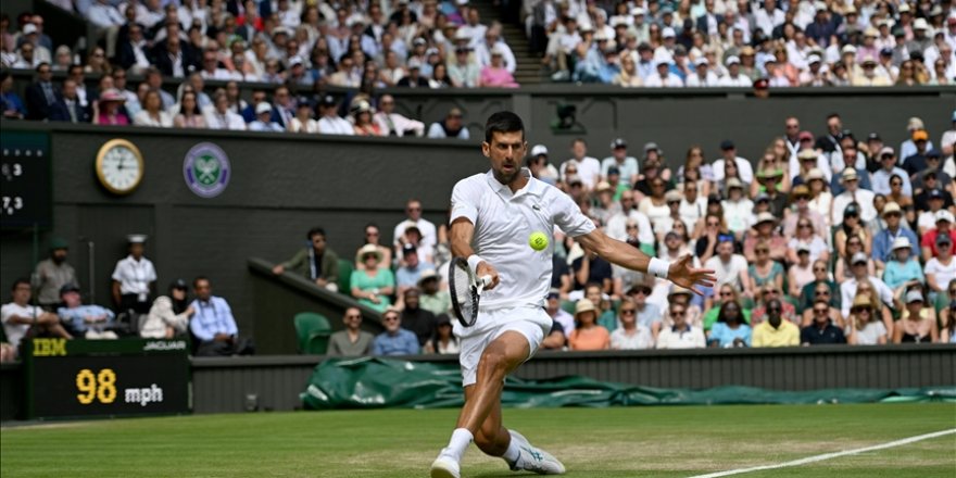 Wimbledon'da Novak Djokovic finale yükseldi