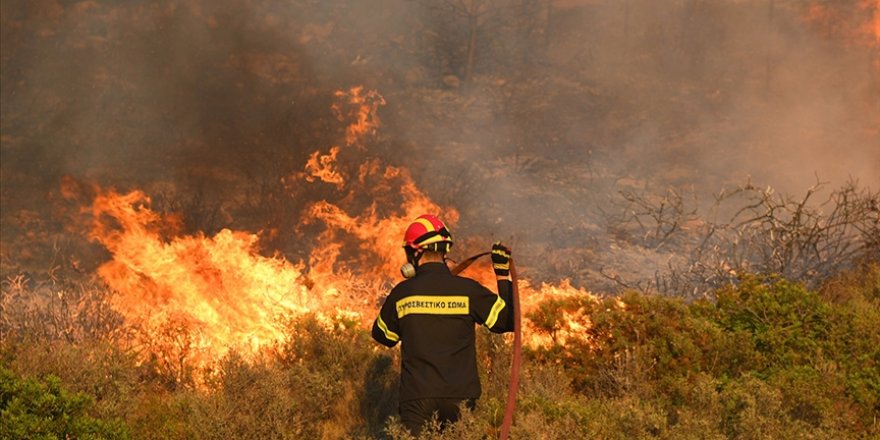 Yunanistan'da orman yangınları devam ediyor