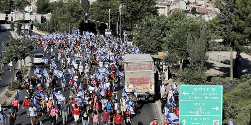 İsrail'de yargı düzenlemesi karşıtı ve destekçisi grupların protestoları devam ediyor