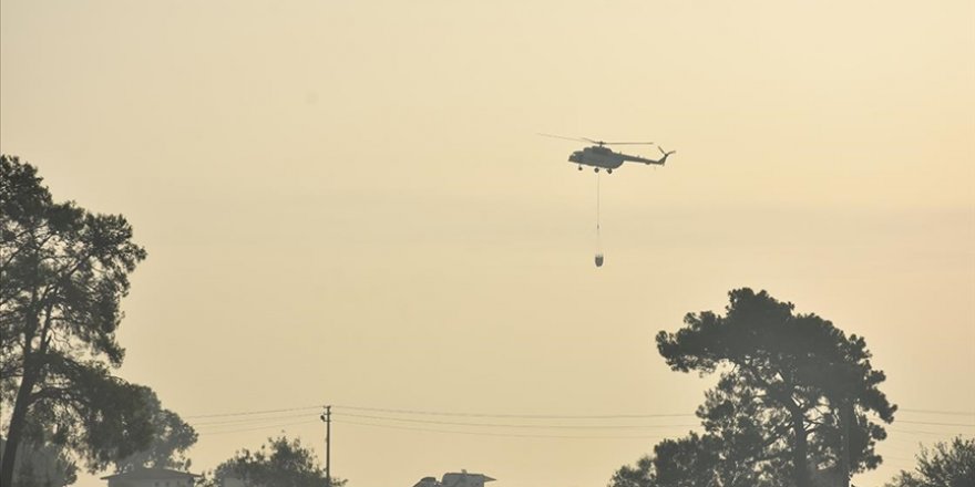 Antalya'nın Kemer ilçesindeki orman yangınına havadan ve karadan müdahale sürüyor