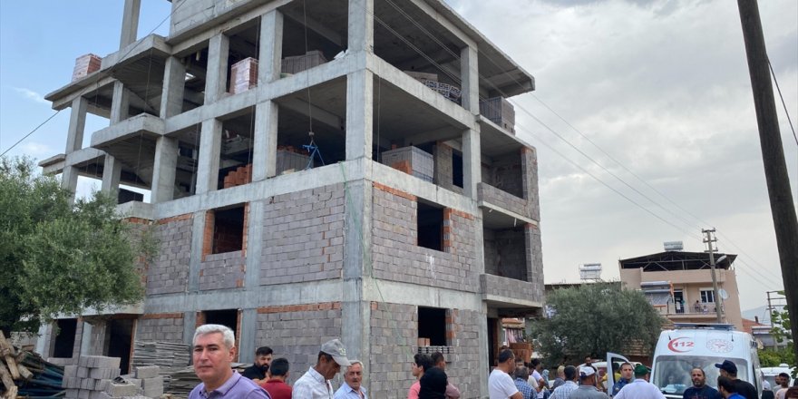 Manisa'da inşaattan düşen işçi hayatını kaybetti