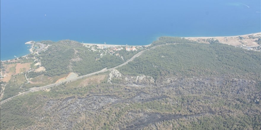 Antalya'nın Kemer ilçesindeki orman yangını kontrol altına alındı