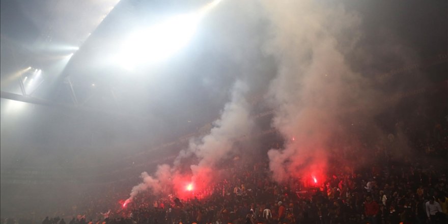 Galatasaray'ın yeni transferleri taraftarların önünde sözleşme imzalayacak