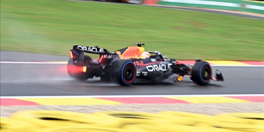F1 Belçika Grand Prix'sinin sprint yarışında Verstappen birinci oldu