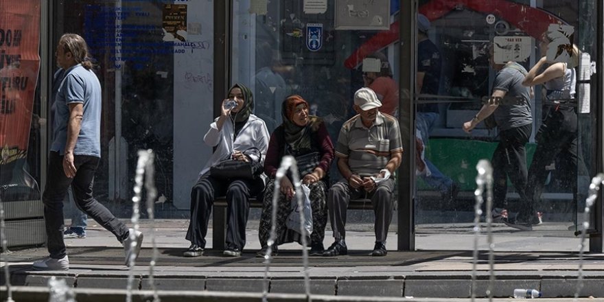 Sıcaklıklar, gelecek hafta başına kadar mevsim normallerinin 2 ila 8 derece üzerinde seyredecek