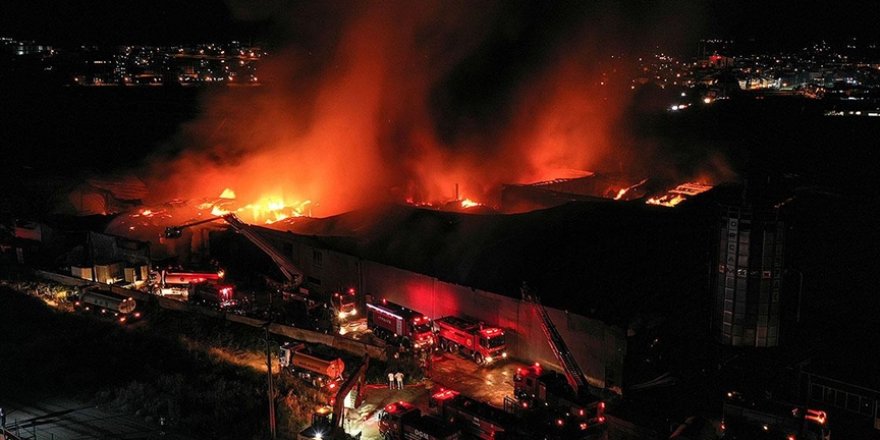 Bursa'da sanayi bölgesindeki yangın kontrol altına alındı