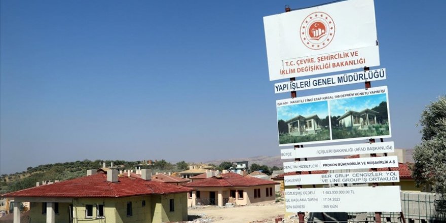 Hatay'ın kırsal mahallelerindeki depremzedeler için 2 bin 283 köy konutu yapılıyor