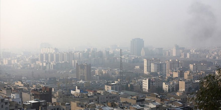 İran'da hava kirliliği nedeniyle eğitime ara verildi