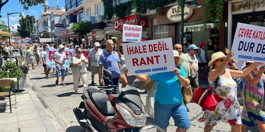 Çeşmeliler plaj ihalesinin iptali için eylem yaptı!