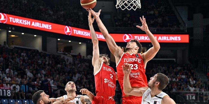 A Milli Erkek Basketbol Takımı, 2'de 2 yaparak yarı finale yükselmeyi garantiledi