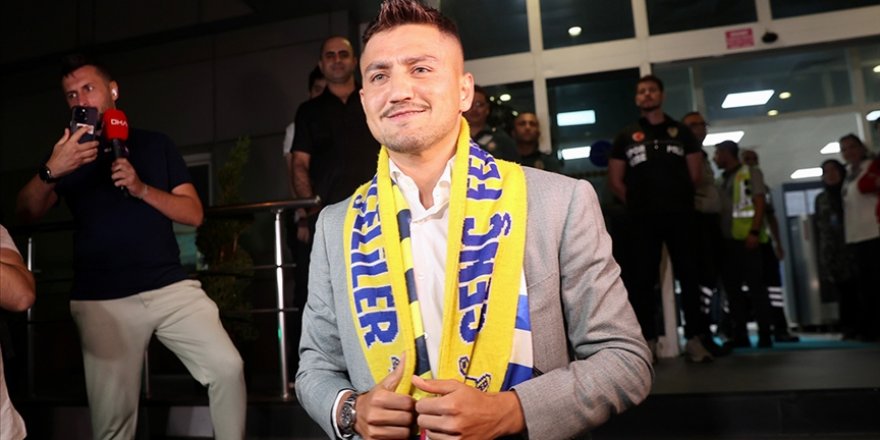 Fenerbahçe, Cengiz Ünder ile 4 yıllık anlaşmaya varıldığını açıkladı