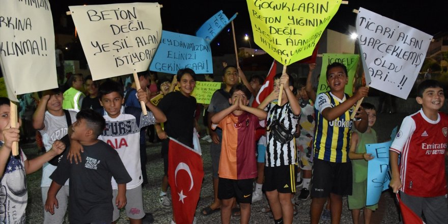 Marmaris'te meydana yapılması planlanan proje protesto edildi