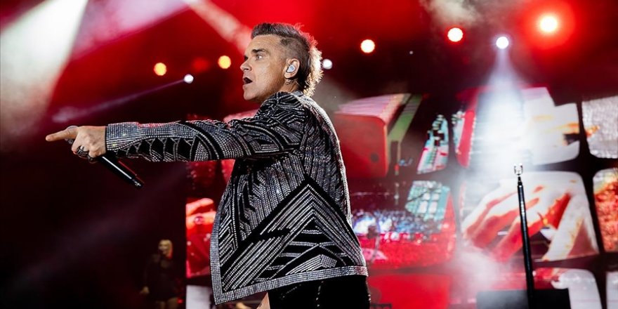 İngiliz şarkıcı Robbie Williams Türkiye'deki ilk konserini Bodrum'da verdi