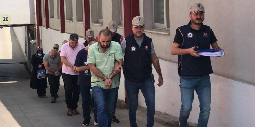 Adana merkezli PKK/KCK operasyonunda yakalanan 5 zanlıdan 1'i tutuklandı