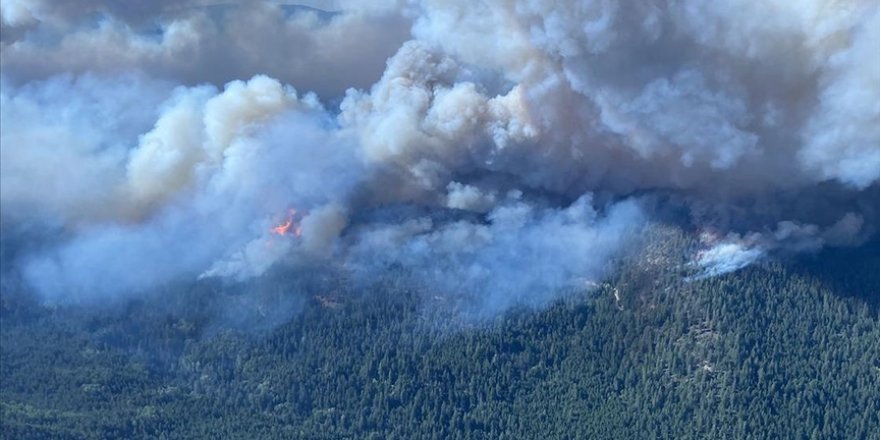 Kanada'nın Kuzeybatı Toprakları ve British Columbia eyaletleri orman yangınlarıyla mücadele ediyor