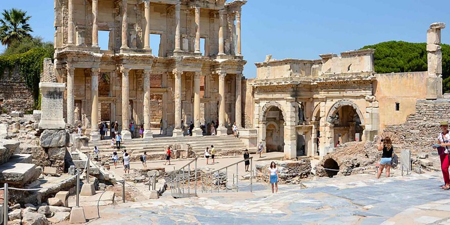 Müzekart ile en çok Konya Mevlana Müzesi ve İzmir Efes Ören Yeri ziyaret edildi