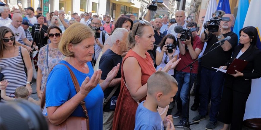 Bosna Hersek'te 28 yıl önce pazar yerinde katledilenler törenle anıldı