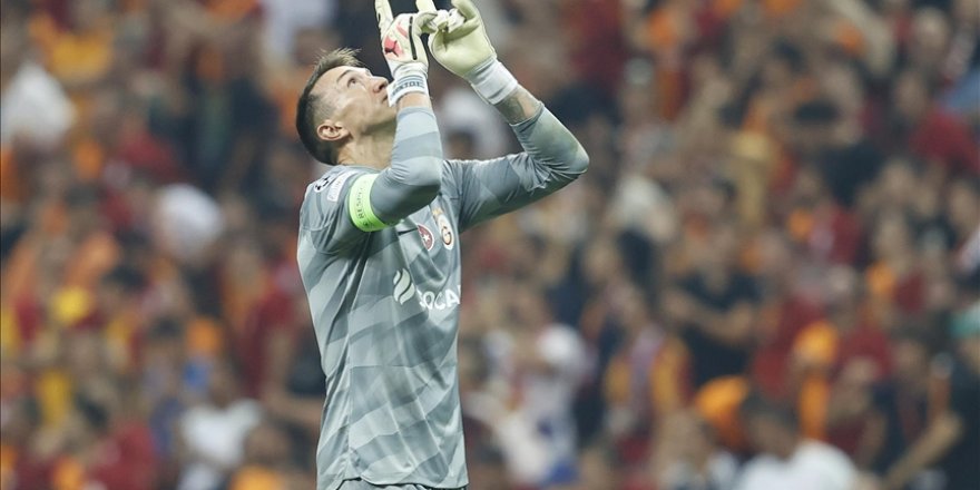 Galatasaray'ın kalecisi Fernando Muslera: İstediğimiz şeyin ilk adımını başarmış olduk