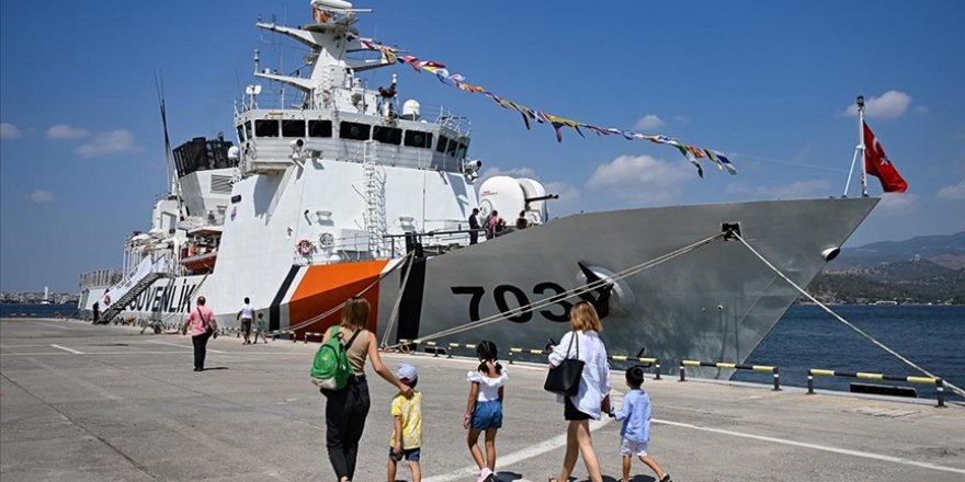 TCG Sancaktar, TCG Büyükada ve TCSG Umut İzmir'de ziyarete açıldı