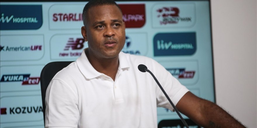 Adana Demirspor Teknik Direktörü Patrick Kluivert: Futbolcularımızla gurur duyuyoruz