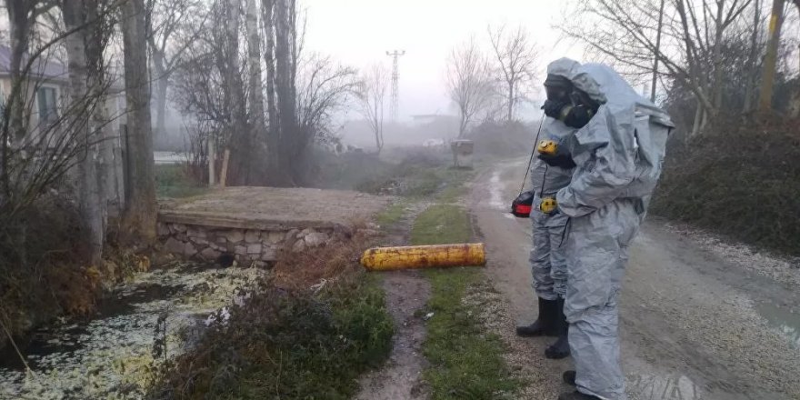 Sakarya'da kimyasal madde alarmı: 12 kişi hastaneye kaldırıldı