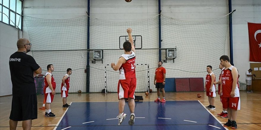 Down Sendromlu Milli Basketbol Takımı, İtalya'ya Avrupa şampiyonu olmak için gidiyor