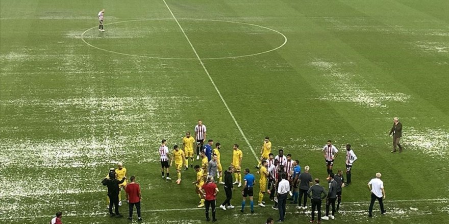 Yılport Samsunspor-İstanbulspor maçı, sağanak nedeniyle ertelendi