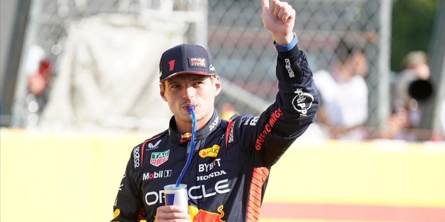 Üst üste 10. yarışını kazanan Verstappen, F1'de tarihe geçti