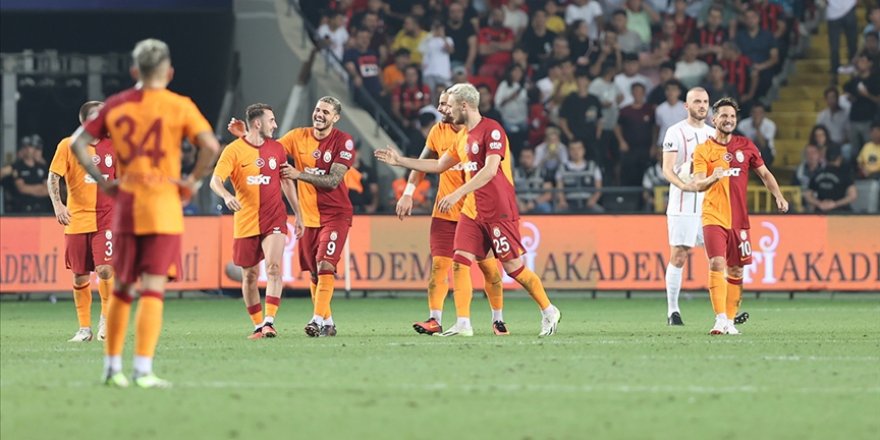 Galatasaray tarihindeki yabancı futbolcu sayısı 198'e çıktı